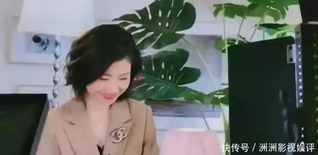 28岁辞职央视主持人,39岁全家移居日本,如今43岁的她后悔了吗