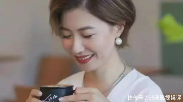 28岁辞职央视主持人,39岁全家移居日本,如今43岁的她后悔了吗