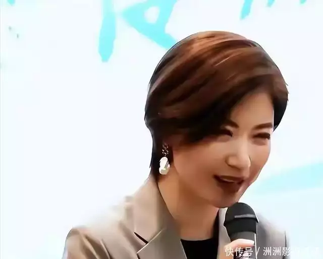 28岁辞职央视主持人,39岁全家移居日本,如今43岁的她后悔了吗