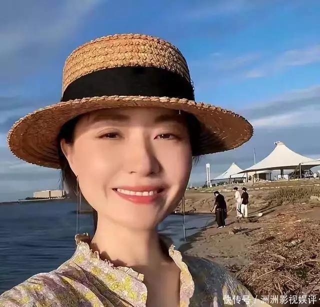 28岁辞职央视主持人,39岁全家移居日本,如今43岁的她后悔了吗