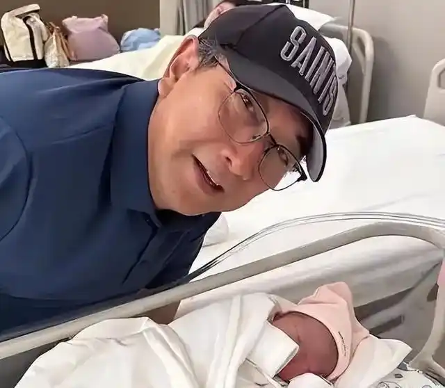 揭秘流言迷雾：战地记者的真实故事与面对流言的方法