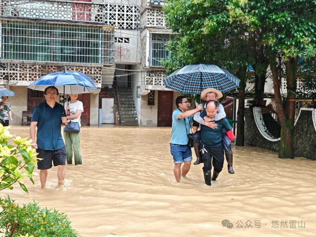 贵州雷山县再遭强降雨 紧急转移群众2432人 预警疏散10000余人