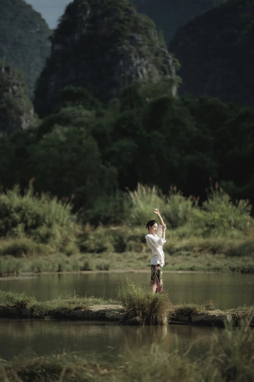 70-200mm F2.8 DG DN OS即将发售!风景入镜里,人在画中游