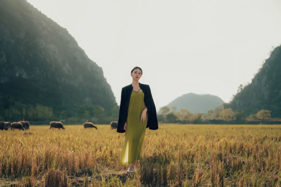 70-200mm F2.8 DG DN OS即将发售!风景入镜里,人在画中游