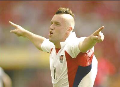 世界杯经典发型：巴乔辫子流行 大罗阿福头搞笑