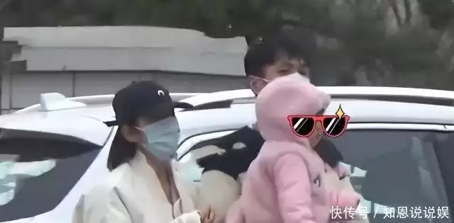 张若昀推娃车被偶遇，唐艺昕优雅辣妈形象，夫妻同心打破离婚传闻