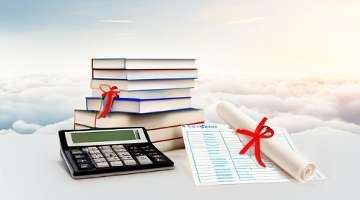 张若昀一家三口伦敦过六一！唐艺昕短发气质绝佳！现场似大片拍摄