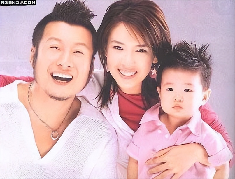 61岁港星内地工地开挖掘机，已被封杀多年，母亲仍住养老院8人间