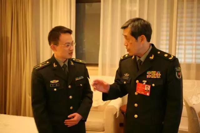 锻造新时代过硬军事记者队伍 为增强传播力提供人才支撑