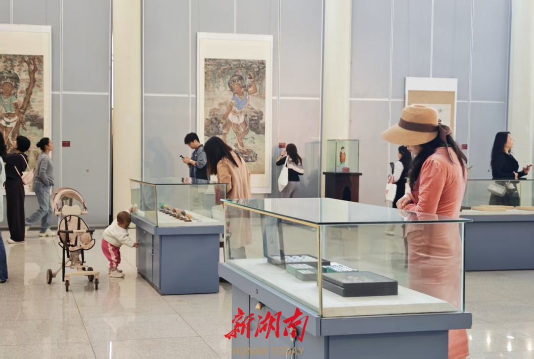 新展丨在长沙“湘遇”敦煌，专家解读壁画彩塑绚丽千年秘诀