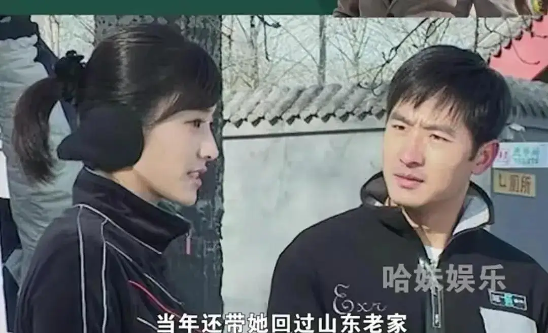 44岁韩彩英在明洞逛街，身材保持很好，全程用中文交流