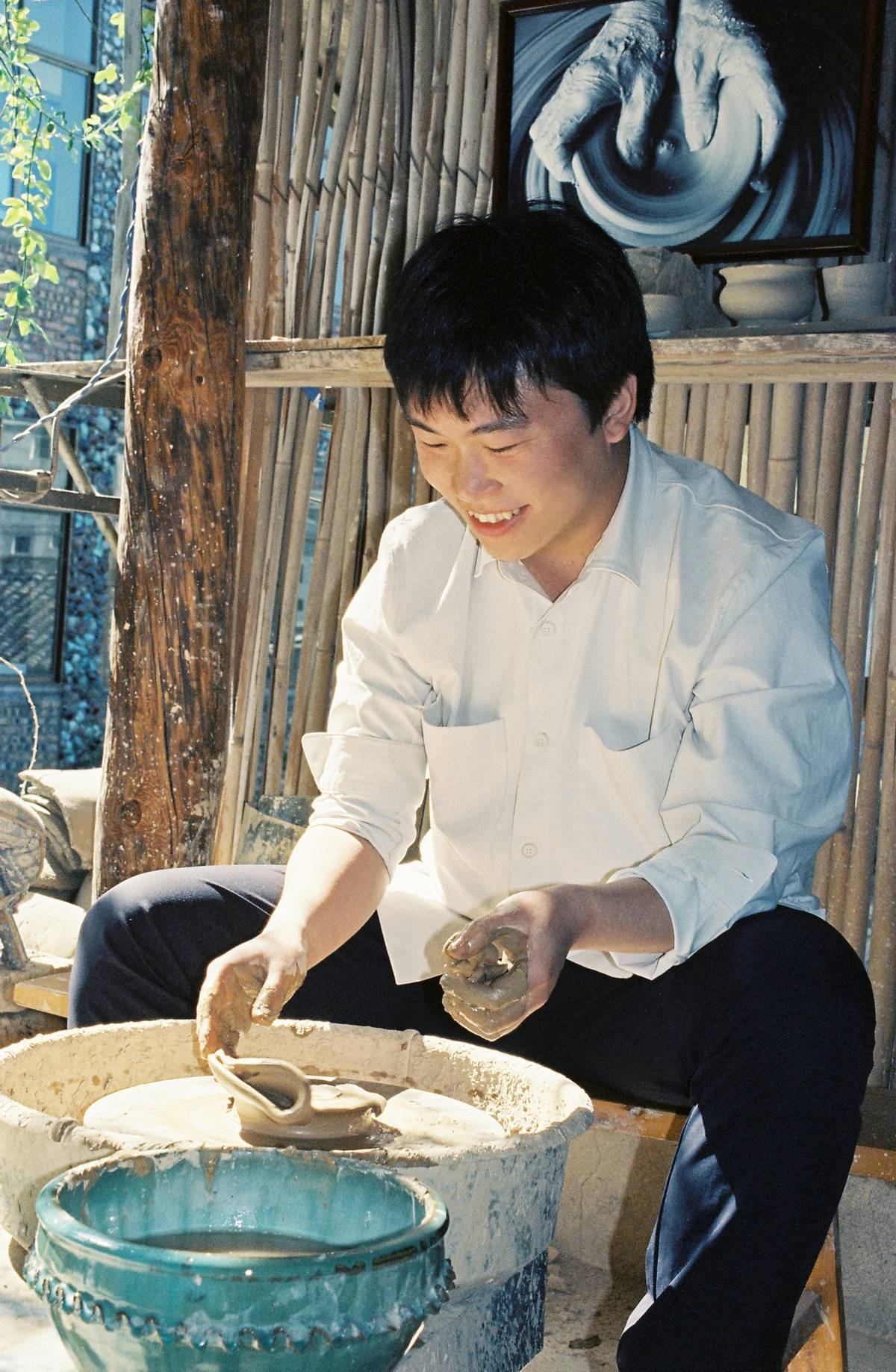 90后男生拍短视频科普人文地理,500万网友在线“充电”