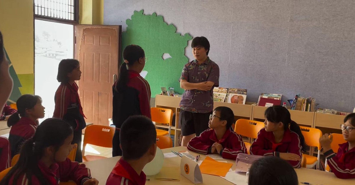 90后男生拍短视频科普人文地理,500万网友在线“充电”