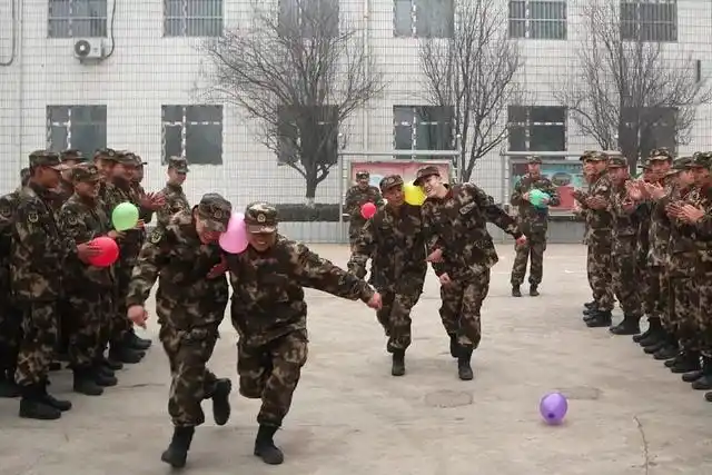 春节军营小游戏，你喜欢哪一款？