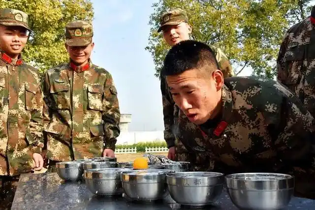 春节军营小游戏，你喜欢哪一款？