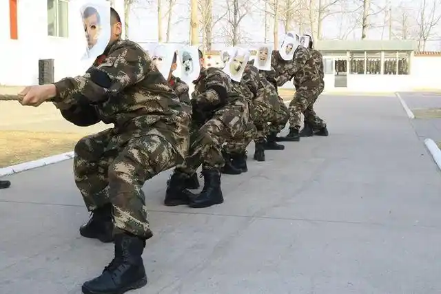 春节军营小游戏，你喜欢哪一款？