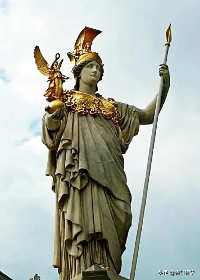 打了这么久的扑克牌，你知道牌上12个人是谁吗？他们为何会在牌上