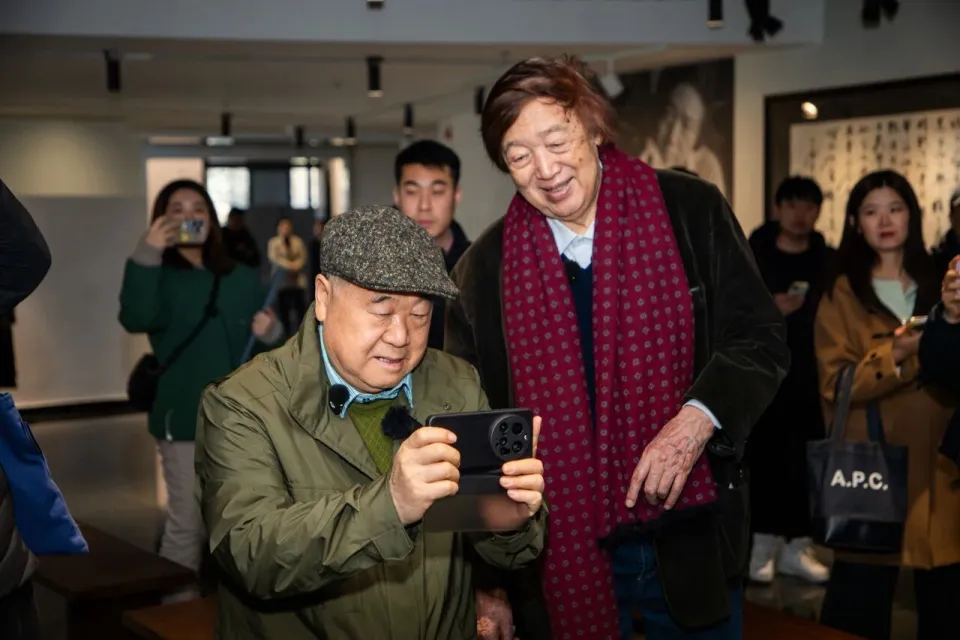 早读 | 10级大风+扬沙!5.2级地震!医院吊顶掉落!莫言来天津!海底捞报警!突发山火!知名女星道歉!两央企重组!