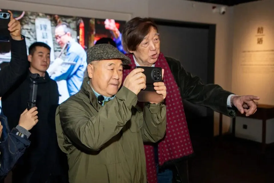 早读 | 10级大风+扬沙!5.2级地震!医院吊顶掉落!莫言来天津!海底捞报警!突发山火!知名女星道歉!两央企重组!