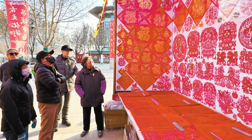 早读 | 10级大风+扬沙!5.2级地震!医院吊顶掉落!莫言来天津!海底捞报警!突发山火!知名女星道歉!两央企重组!