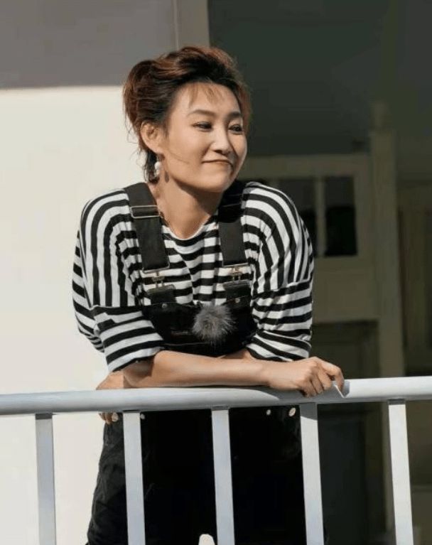 央视主播李梓萌:沈阳走出的央视著名主持人,男友在雾中迷路了