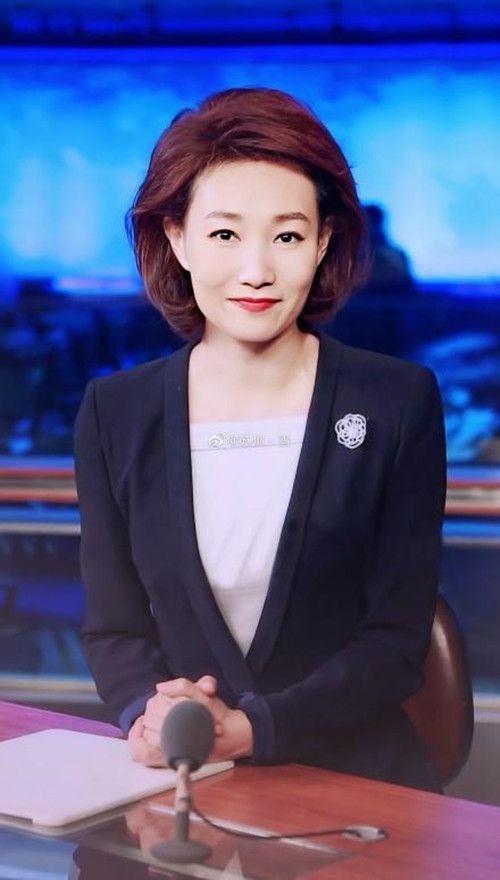 央视主播李梓萌:沈阳走出的央视著名主持人,男友在雾中迷路了