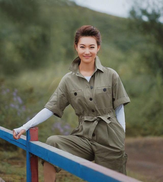 央视主播李梓萌:沈阳走出的央视著名主持人,男友在雾中迷路了