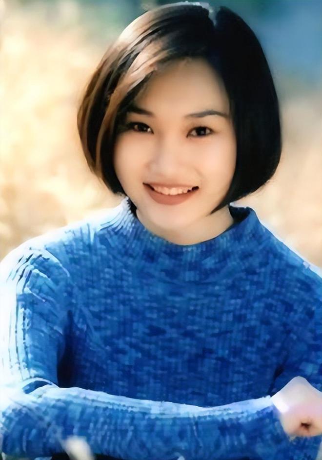 央视主播李梓萌:沈阳走出的央视著名主持人,男友在雾中迷路了