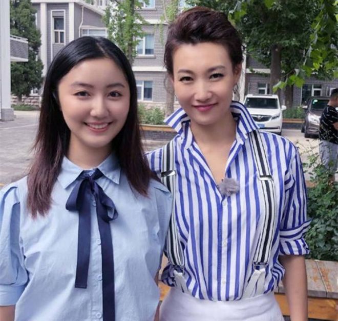 央视主播李梓萌:沈阳走出的央视著名主持人,男友在雾中迷路了