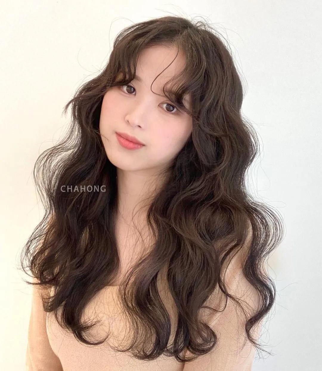 2022流行的4款烫发，每一款都好看到爆，准备烫发的女生收藏起来