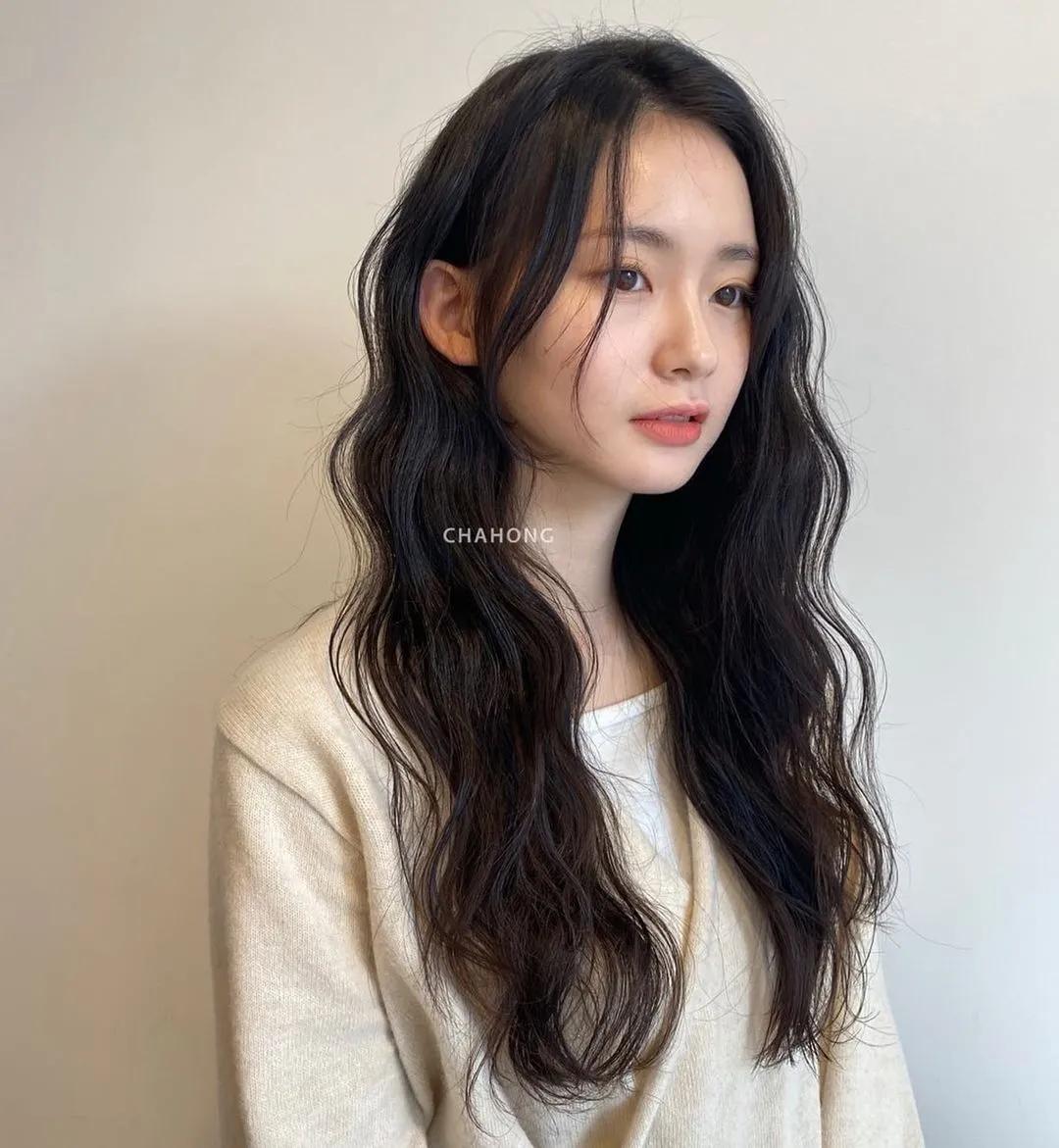 2022流行的4款烫发，每一款都好看到爆，准备烫发的女生收藏起来