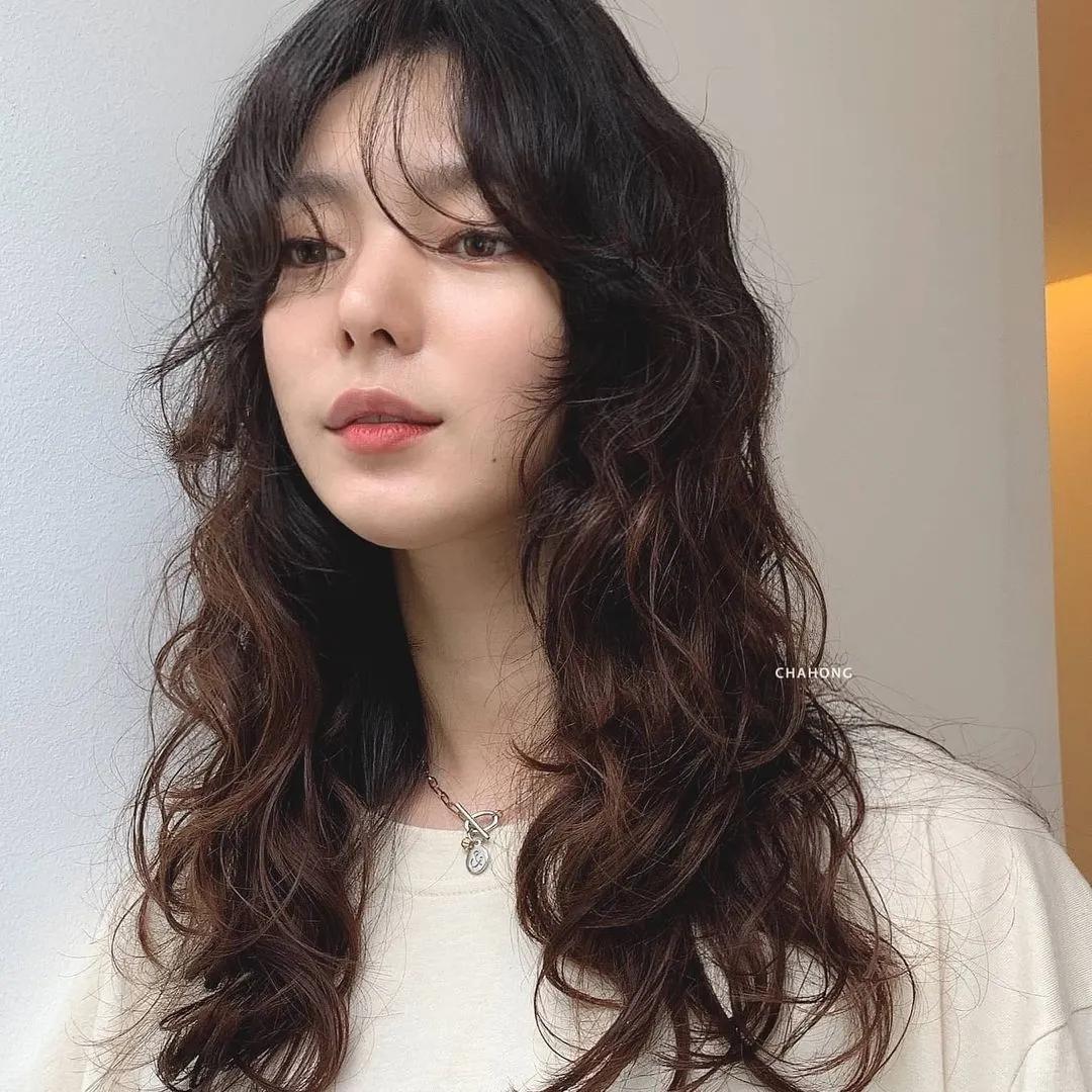 2022流行的4款烫发，每一款都好看到爆，准备烫发的女生收藏起来