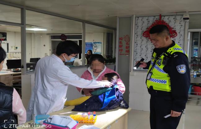 寒夜紧急救援，警车开道护平安