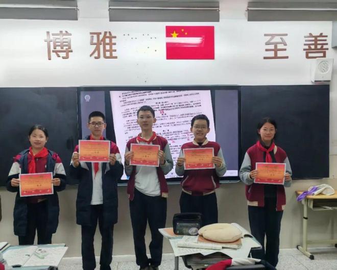 笔锋跃动,镜采青春!银初八年级语文组带你“玩转”新闻实践!