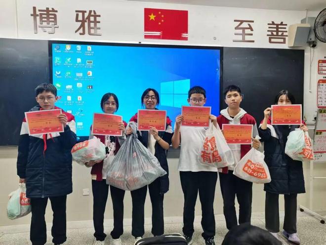 笔锋跃动,镜采青春!银初八年级语文组带你“玩转”新闻实践!