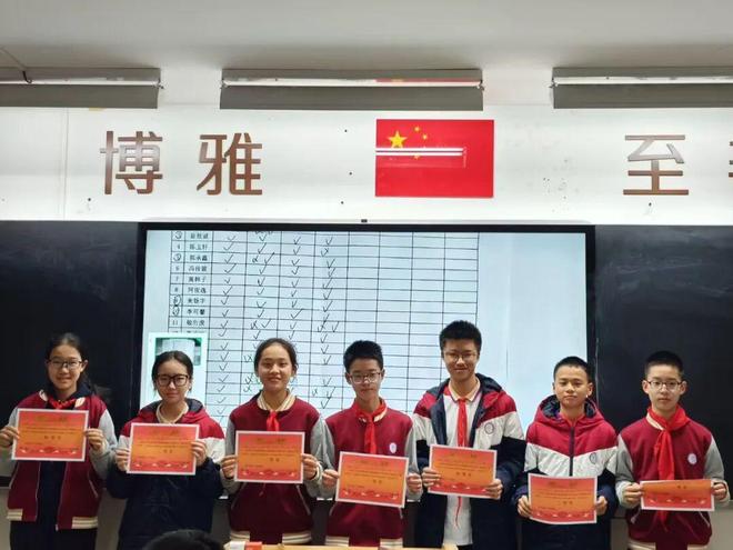 笔锋跃动,镜采青春!银初八年级语文组带你“玩转”新闻实践!