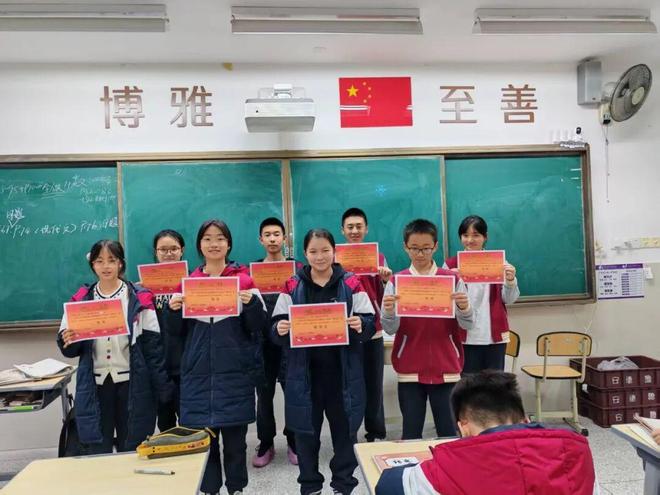 笔锋跃动,镜采青春!银初八年级语文组带你“玩转”新闻实践!