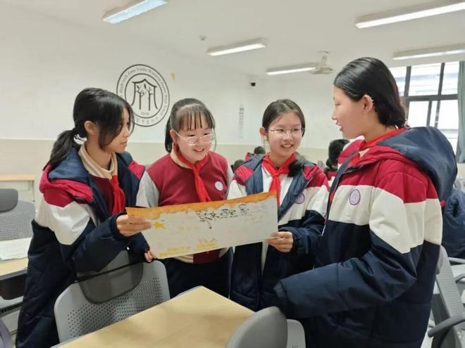 笔锋跃动,镜采青春!银初八年级语文组带你“玩转”新闻实践!