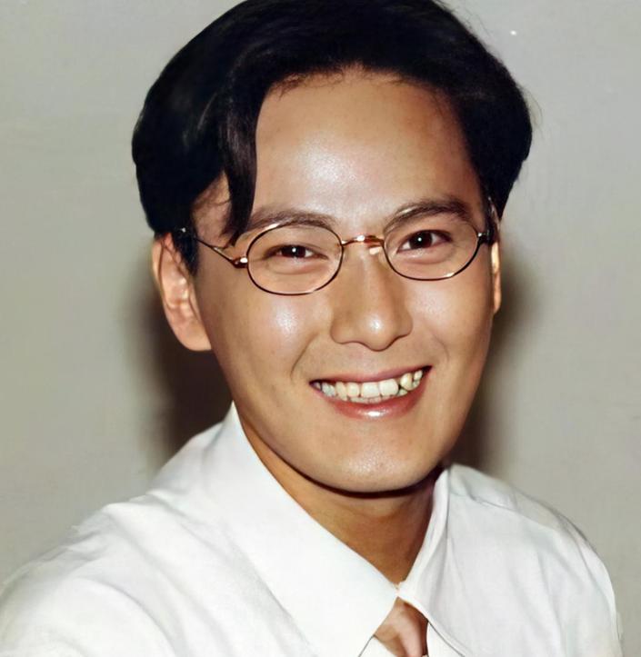 捐光上亿资产，58岁单身无子，张信哲如今的“下场”并不意外