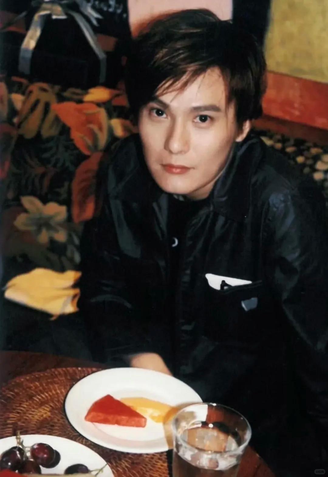 捐款30年，58岁不婚不育，张信哲落到如今这个“待遇”并不意外