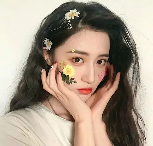 秋冬只能烫个羊毛卷?入秋之后最流行的网红卷发是这6种
