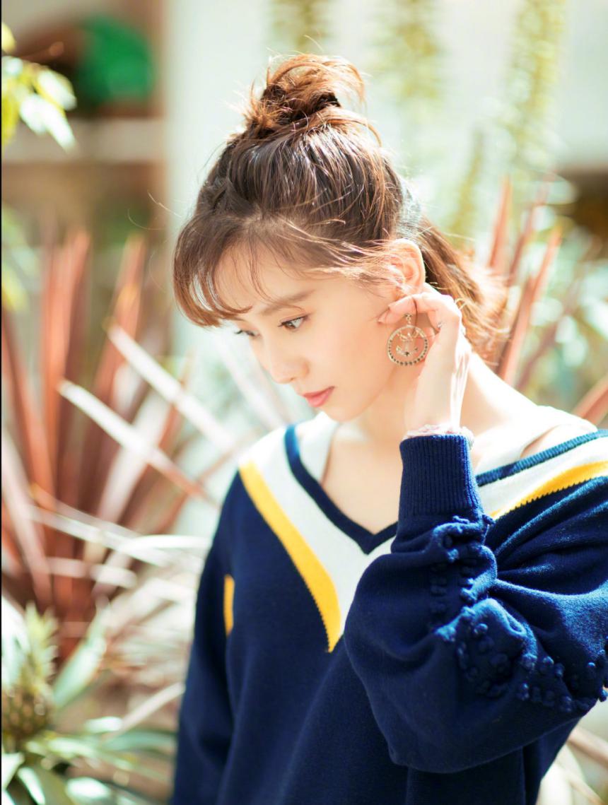 建议想换发型的中年女人,多尝试以下7款发型,优雅又大气