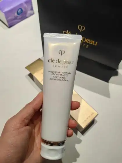 氨基酸洗面奶哪个最好？国产洗面奶十大品牌揭晓，护肤达人推荐