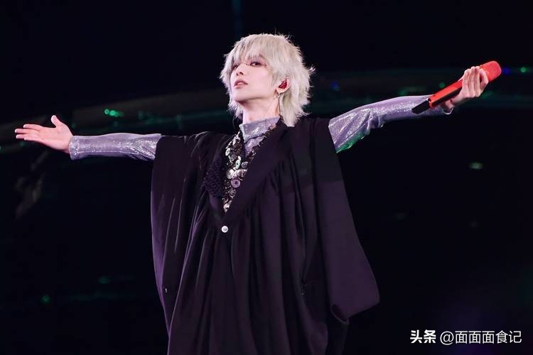 张信哲演唱会猥亵后续，知情人曝光现场视频，这一幕太令人恶心