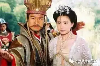 出道神似周润发，出演的角色霸占我们整个童年，今55岁靠走穴