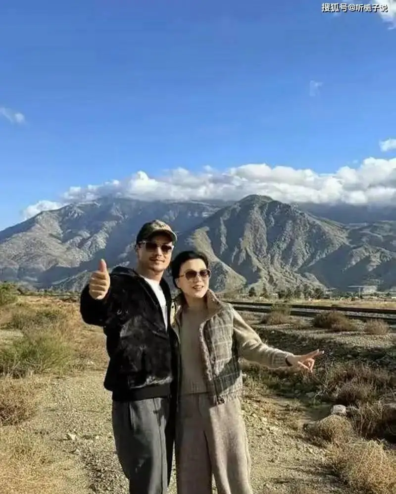 68岁吕良伟赢麻了!与53岁富豪妻子同框更年轻,像28岁精神小伙