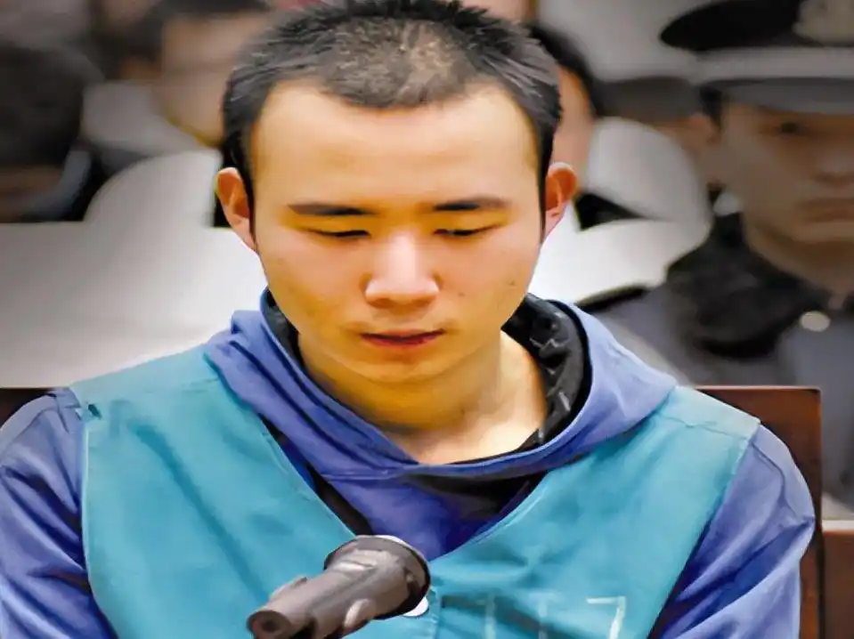 回顾大学生被定死刑，临死想捐出眼角膜，父亲：你把罪恶都带走