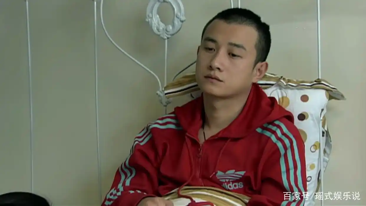 30岁再看《蜗居》，我理解了6万元出卖身体的海藻，那她错了吗