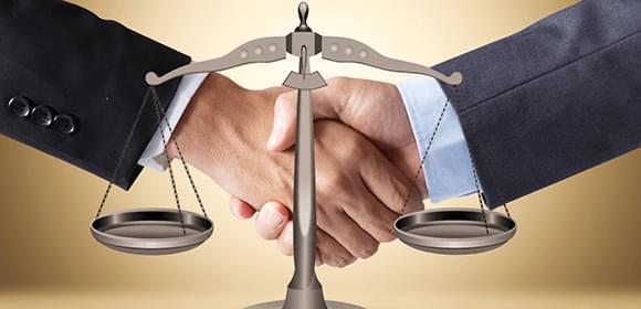 我不小心加了一个叫明星的QQ。然后他说有人泄露了他的QQ，让我配合调查，他有我的信息和IP地址