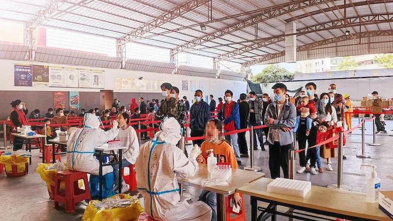 从凌晨到深夜 深圳华侨医院200多名白衣天使昼夜完成采样任务